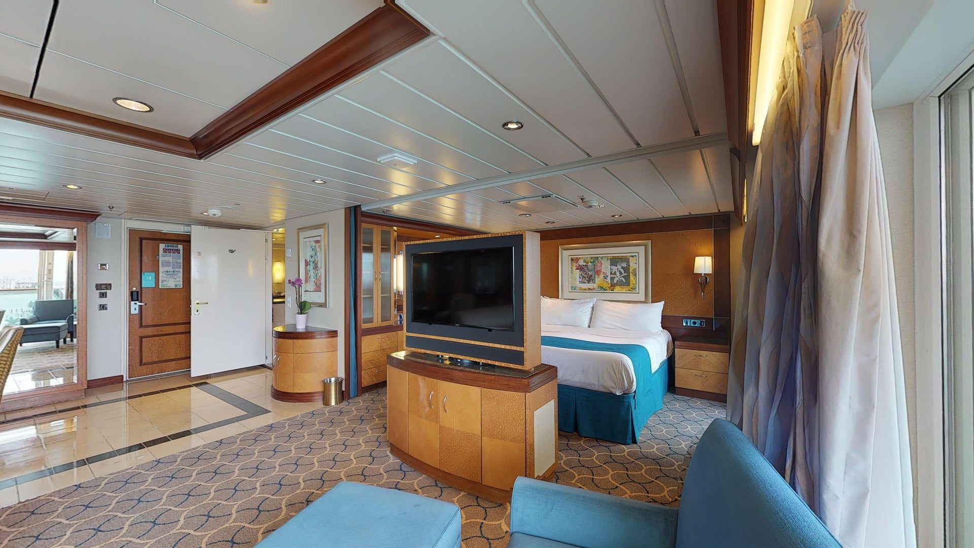 Navigator Cruise Rooms Owner's Suite