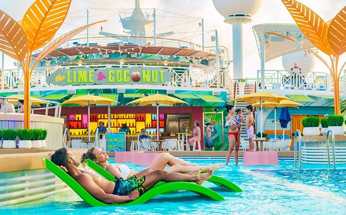 Piscina do Navigator of the Seas Lime and Coconut