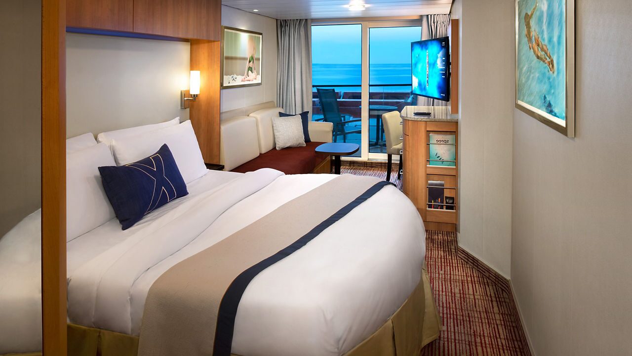 eq-revolutionized-concierge-veranda-stateroom-2560x1440 (1)
