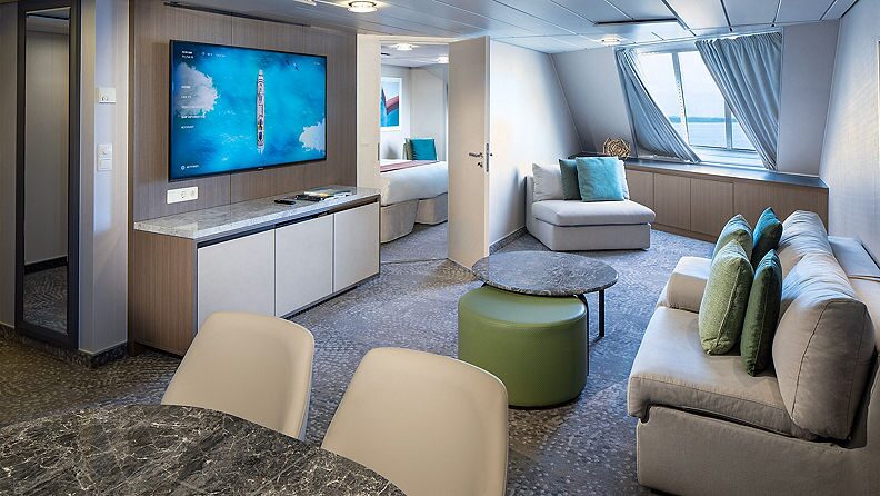 sunset-suite-living-room-2560x1440